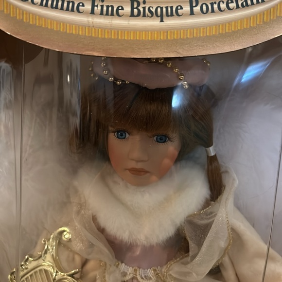 Porcelain doll - Picture 4 of 8